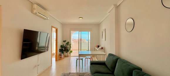 Apartamento de 2 dormitorios en Torrevieja, Spain No. 17724 2