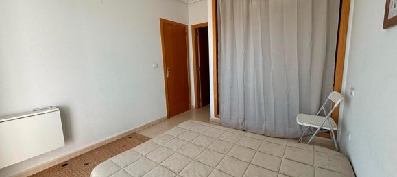 Apartamento de 2 dormitorios en Torrevieja, Spain No. 17724 5