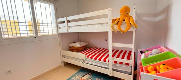 Apartamento de 2 dormitorios en Torrevieja, Spain No. 17724 6