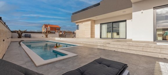 4 غرف نوم فيلا في Zadar, Croatia رقم 141 5