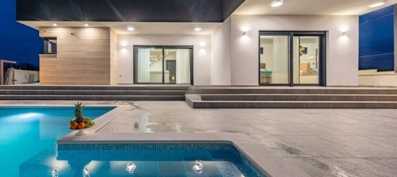 4 غرف نوم فيلا في Zadar, Croatia رقم 141 2