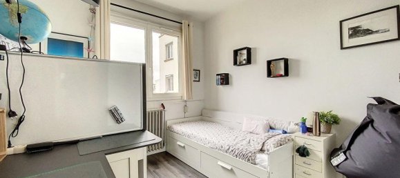Apartamento de 3 dormitorios en Suresnes, France No. 181828 8