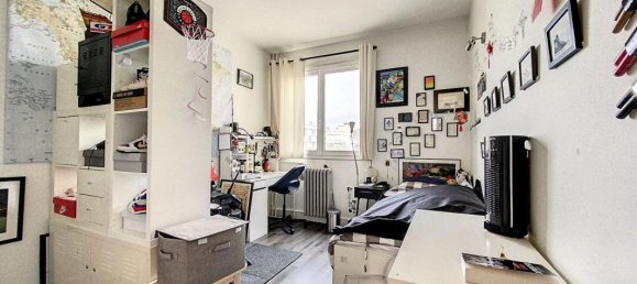 Apartamento de 3 dormitorios en Suresnes, France No. 181828 11