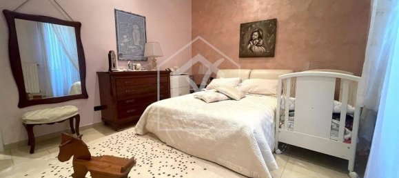 3 rooms Apartment in Bari, Italy No. 18639 7