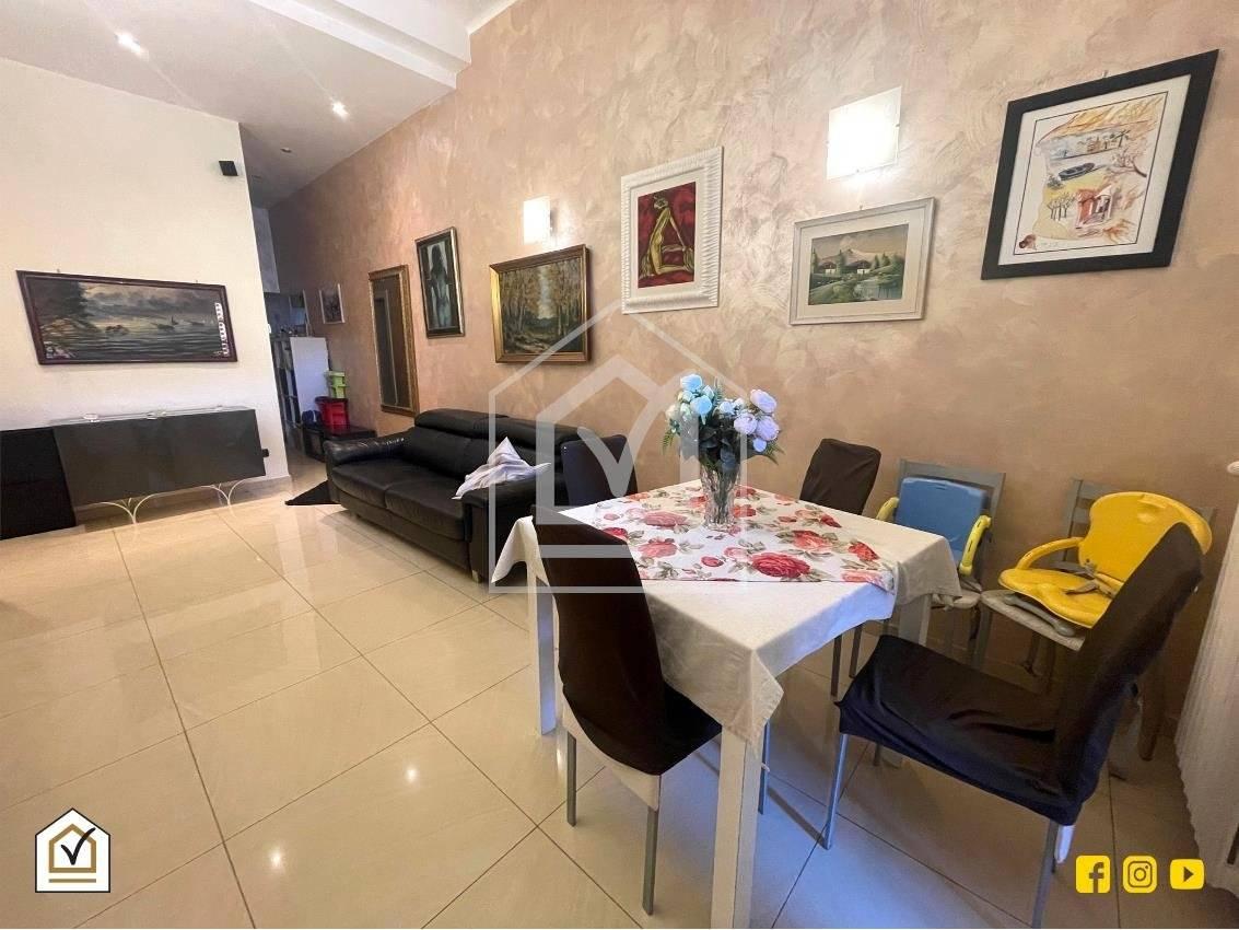 3 rooms Apartment in Bari, Italy No. 18639