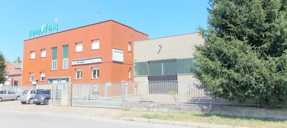 Коммерческая недвижимость с 5 комнатами в Бьяссоно, Италия № 126450 2