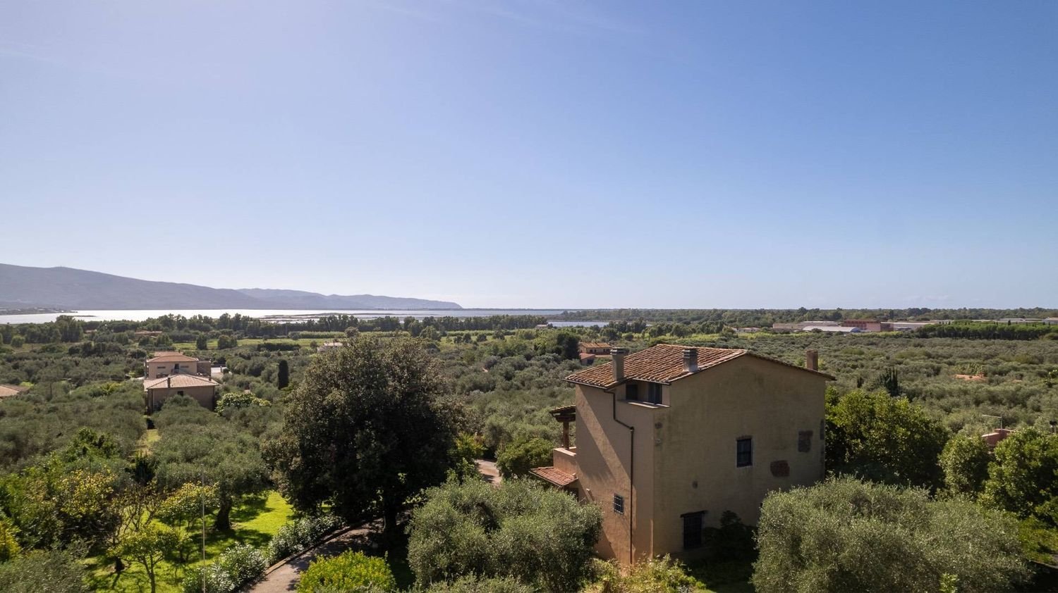 9 bedrooms House in Orbetello, Italy No. 353139