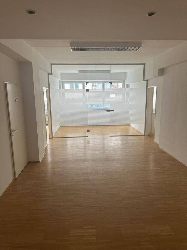 4 rooms Office in Vienna, Austria No. 209420