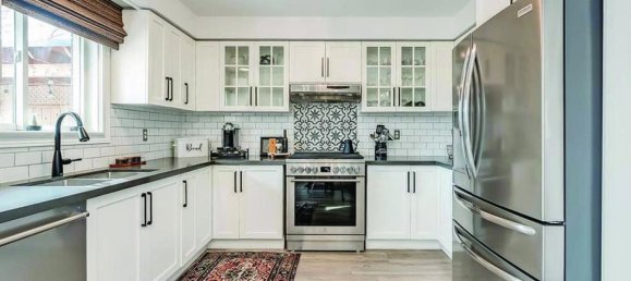 4 bedrooms House in Burlington, Canada No. 115 12