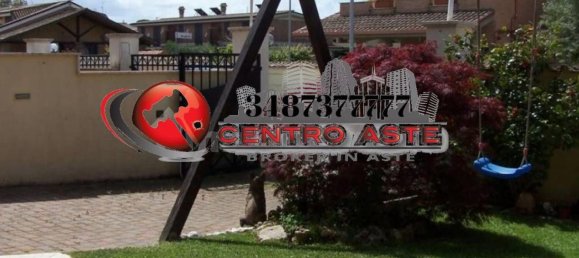 3 rooms Apartment in Pomezia, Italy No. 205973 5