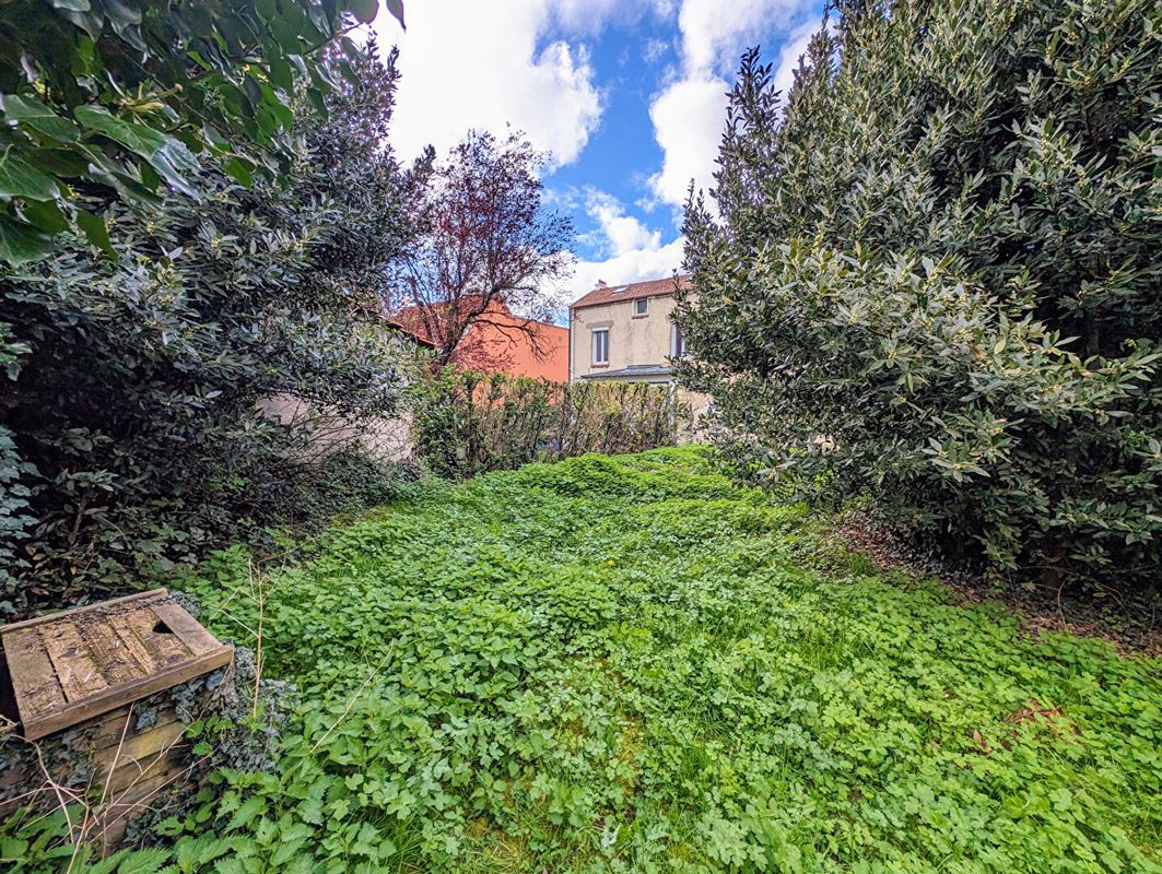 Grundstück in Rosny-sous-Bois, France 469m², Nr. 182987