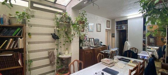 2 bedrooms Apartment in Paris, France No. 166388 3