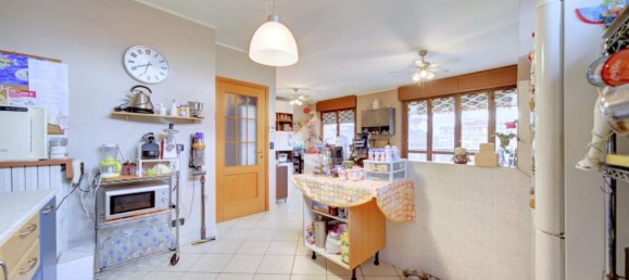 4 bedrooms Apartment in Turin, Italy No. 318609 10