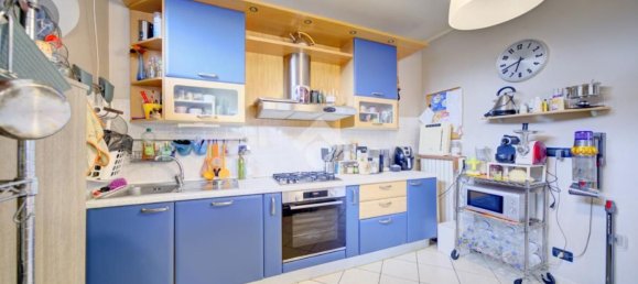 4 bedrooms Apartment in Turin, Italy No. 318609 9