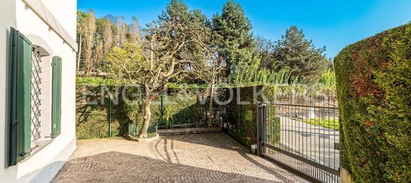 2 bedrooms Villa in Carate Brianza, Italy No. 62543 4