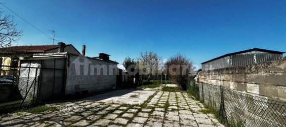 3 bedrooms Apartment in Ferrara, Italy No. 341981 22