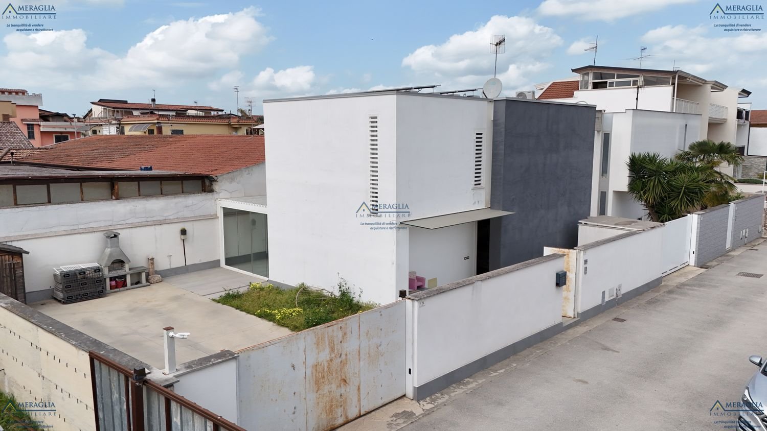 5-Zimmer Villa in San Marcellino, Italy, Nr. 7572