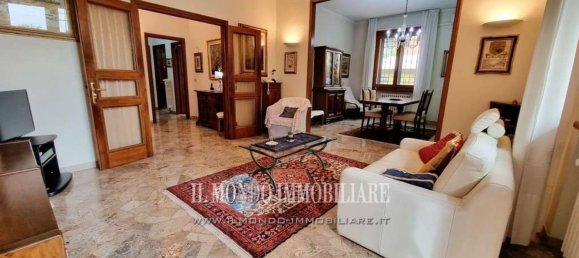 5 bedrooms Apartment in Florence, Italy No. 313411 4