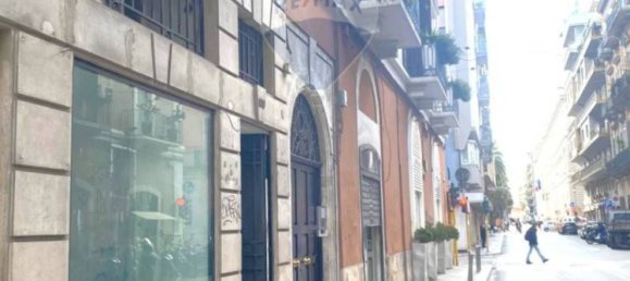 1-salle Propriété commerciale à Bari, Italy No. 35475 5