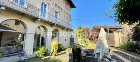 5 bedrooms Villa in Cuneo, Italy No. 270769 2