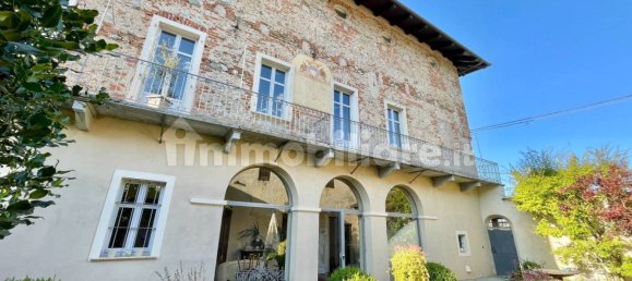 5 bedrooms Villa in Cuneo, Italy No. 270769 3