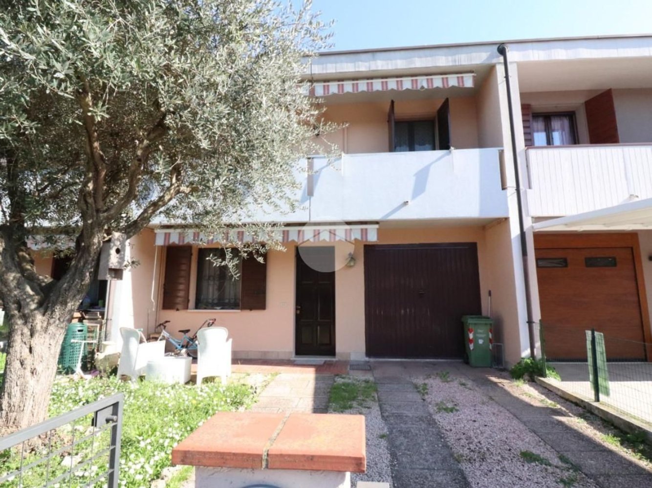 Casa de 7 habitaciónes en Mantua, Italy No. 338428