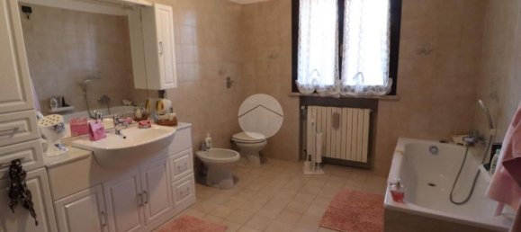 Casa de 7 habitaciónes en Mantua, Italy No. 338428 21