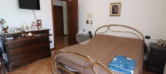 Casa de 7 habitaciónes en Mantua, Italy No. 338428 12