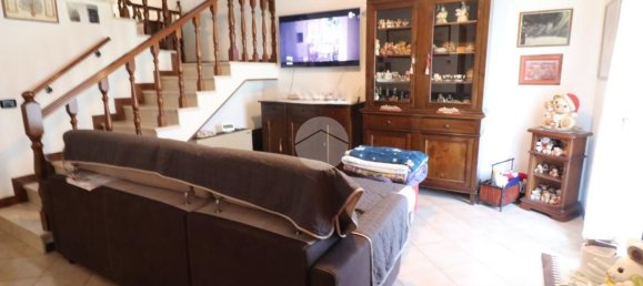 Casa de 7 habitaciónes en Mantua, Italy No. 338428 7