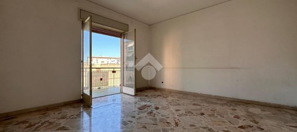 2 bedrooms Apartment in Palermo, Italy No. 300037 5