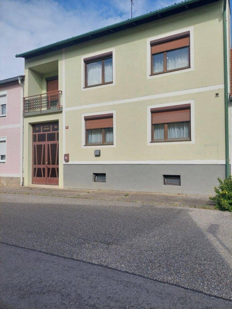 6 rooms House in Gols, Austria No. 201594