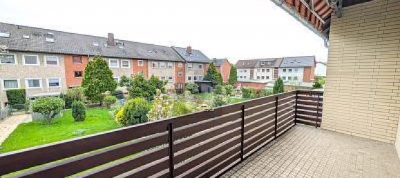 8 rooms Townhouse in Wolfsburg, Germany No. 230094 2