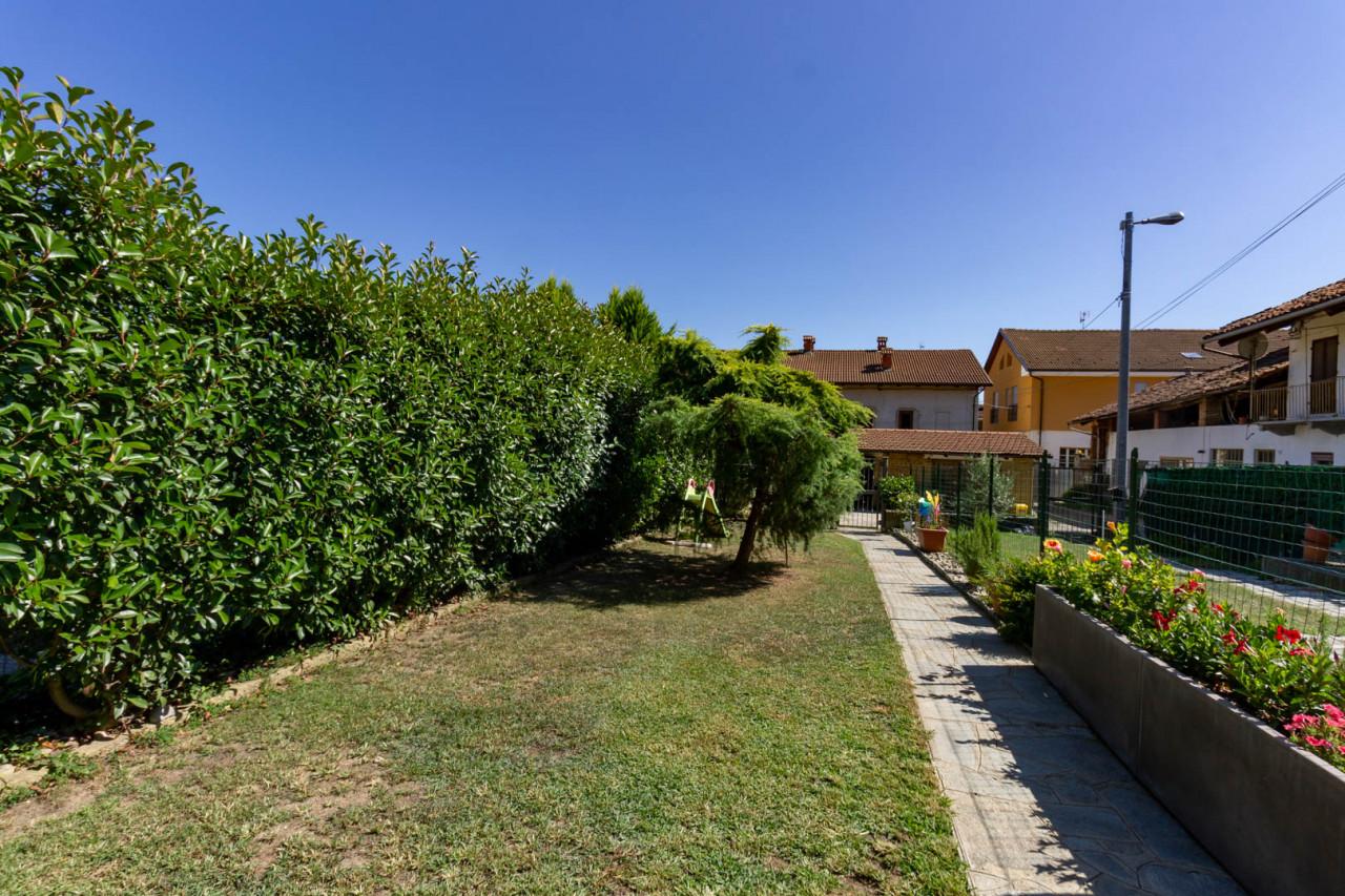 4 rooms House in Bosconero, Italy No. 22351