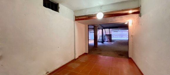 18m² Garage in Rome, Italy No. 27831 4