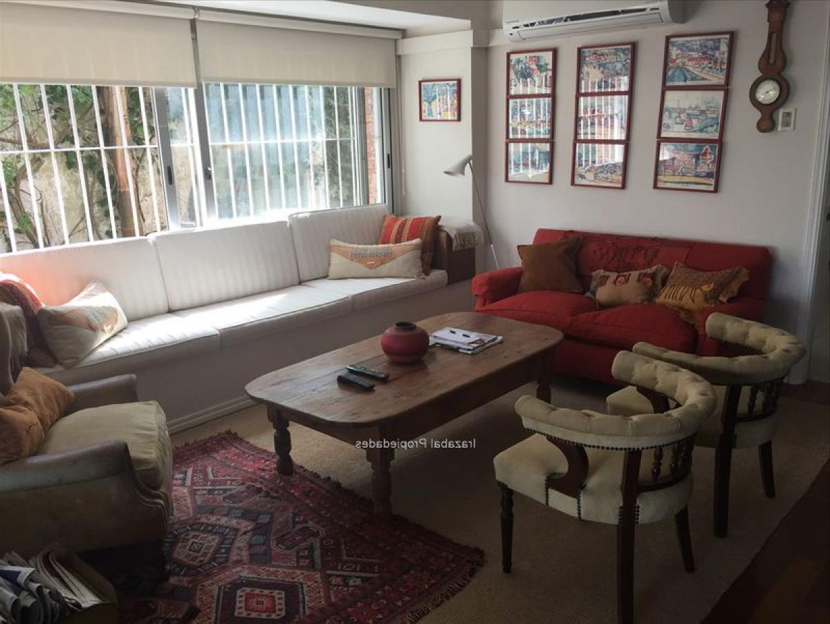 Apartamento de 3 dormitorios en Montevideo, Uruguay No. 338