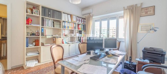 3 bedrooms Apartment in Rome, Italy No. 294189 9