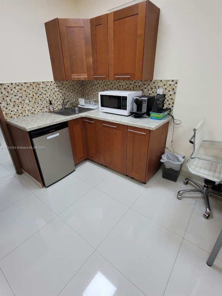 Office for rent in Miami, Miami-Dade, Florida, USA № 613995
