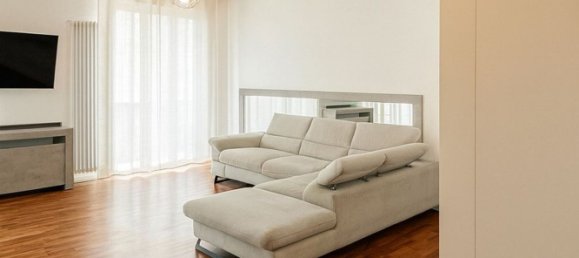 5 rooms Apartment in San Lazzaro di Savena, Italy No. 308900 4