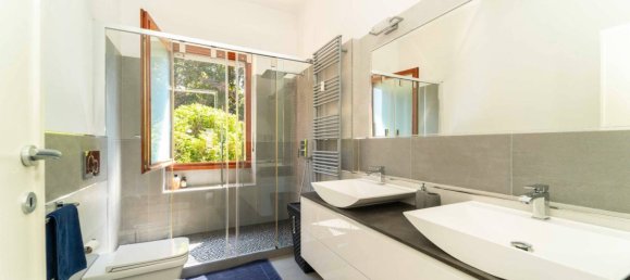 3 bedrooms Apartment in Turin, Italy No. 326764 12