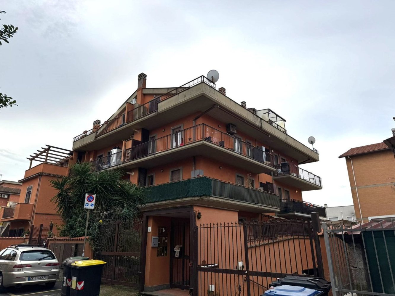 Dúplex de 3 habitaciónes en Marino, Italy No. 199384