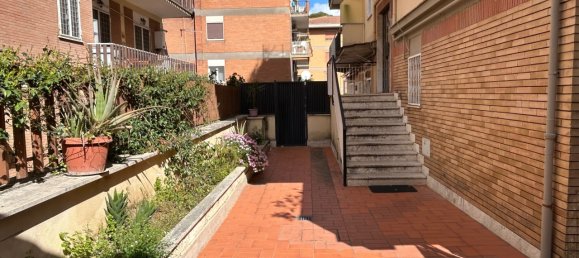 3 rooms Apartment in Rome, Italy No. 2308 4