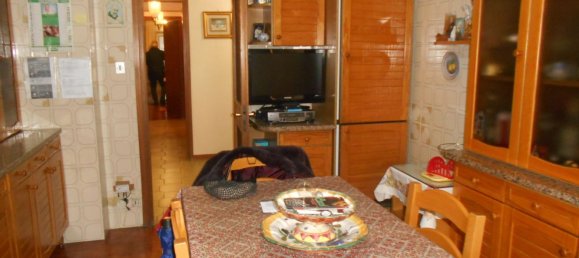 3 bedrooms Apartment in Messina, Italy No. 332191 3