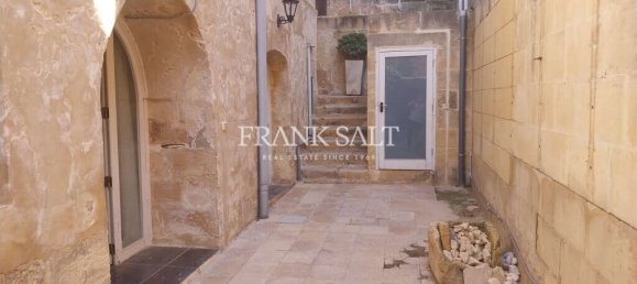 2 bedrooms Farm in Sannat, Malta No. 1059 2