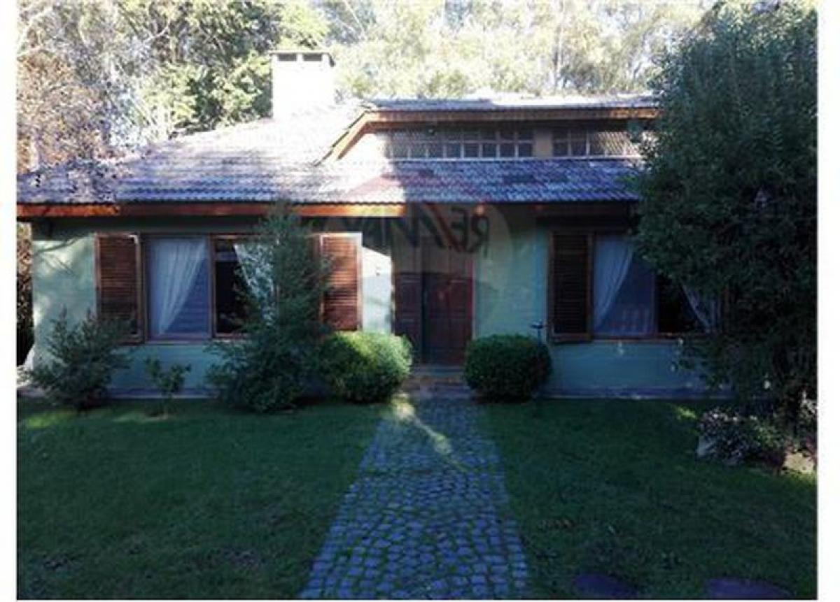 Casa de 3 dormitorios en Pilar, Argentina No. 82719