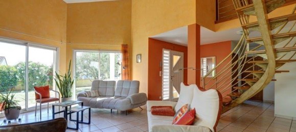 3 bedrooms House in Saint-Jean, France No. 293680 3