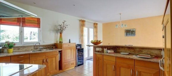 3 bedrooms House in Saint-Jean, France No. 293680 4