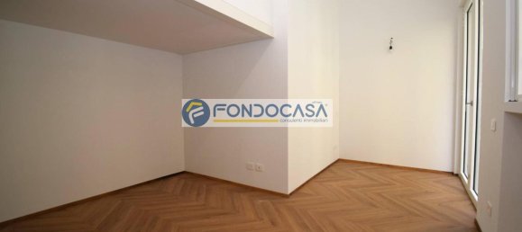 2-salle Appartement à Milan, Italy No. 240966 9