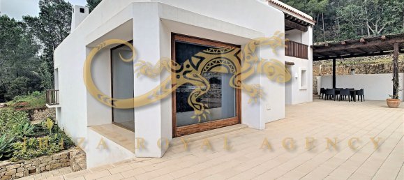 3 bedrooms Villa in Sant Agusti des Vedra, Spain No. 846 11