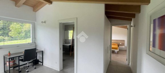 2 bedrooms Villa in Feltre, Italy No. 357189 4