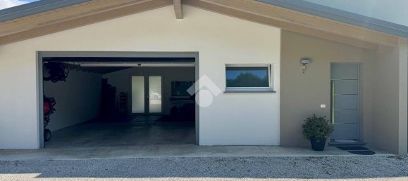 2 bedrooms Villa in Feltre, Italy No. 357189 14